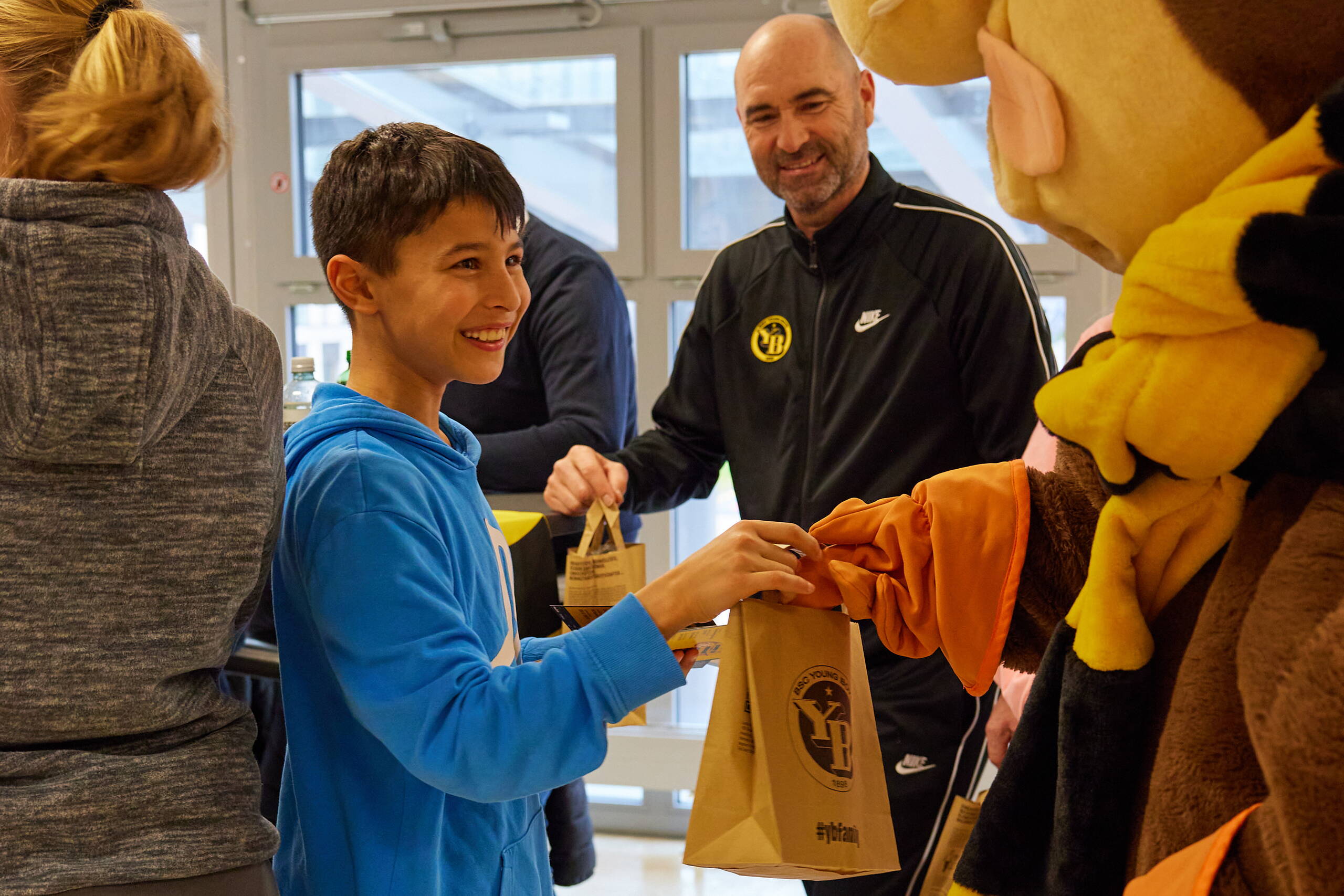 Zoom: Ermöglichte Projekte: Besuch der BSC Young Boys und der YB-Frauen