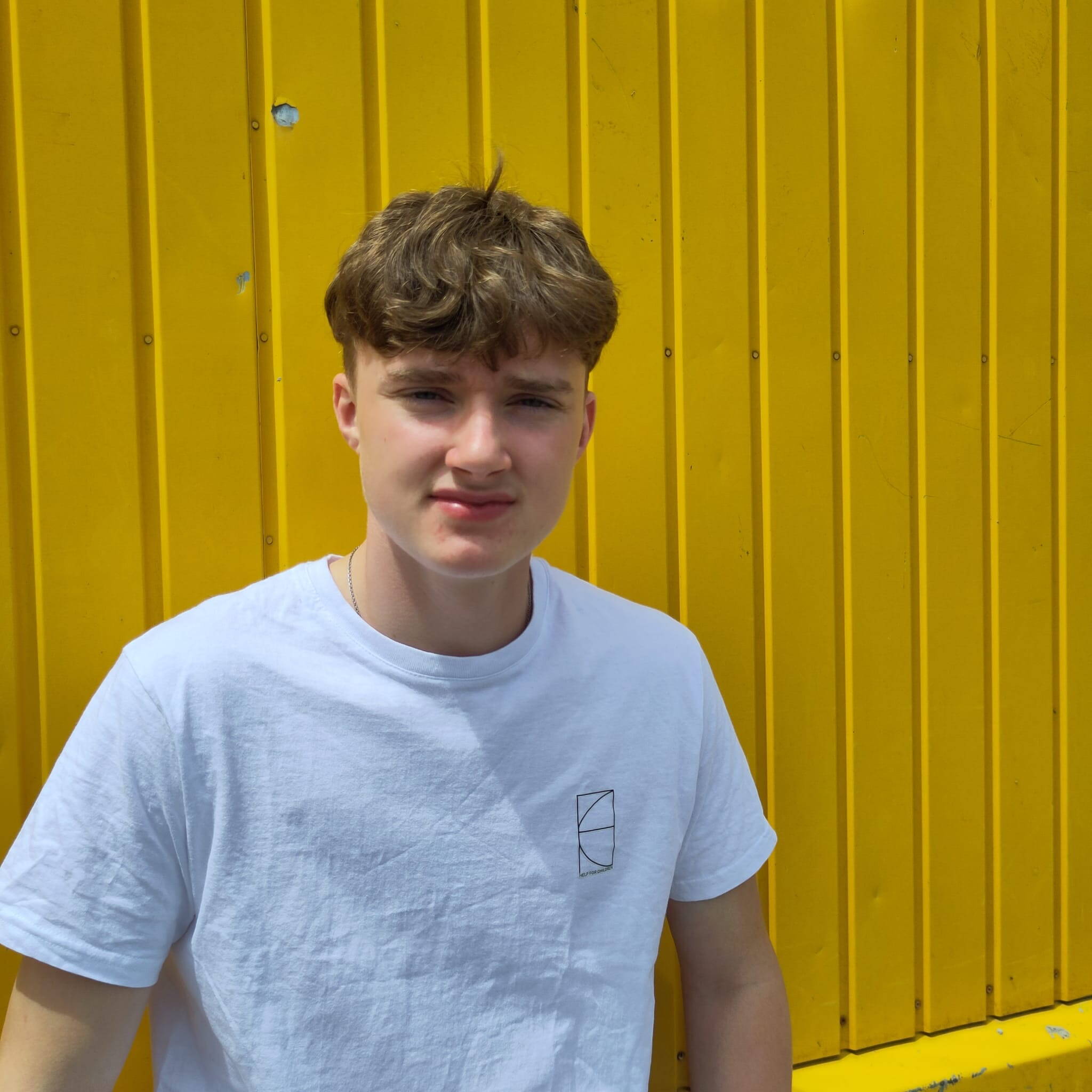 T-Shirts für den guten Zweck: Spendenaktion von Jacy Scheuermann zugunsten der Stiftung KinderInsel Bern