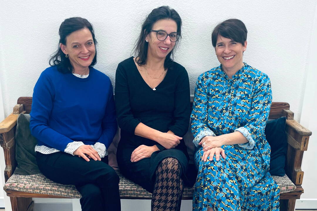 Stiftung KinderInsel Zoom: v.l.n.r.: Nannette Keller, Gründerin von Nanas Lunchbox, Heidi Baumgartner, Stiftungsrätin und Leiterin Pflege Medizinbereich Jugendliche und Kinder, Nicole Zimmermann, Stiftungsrätin Stiftung KinderInsel Bern