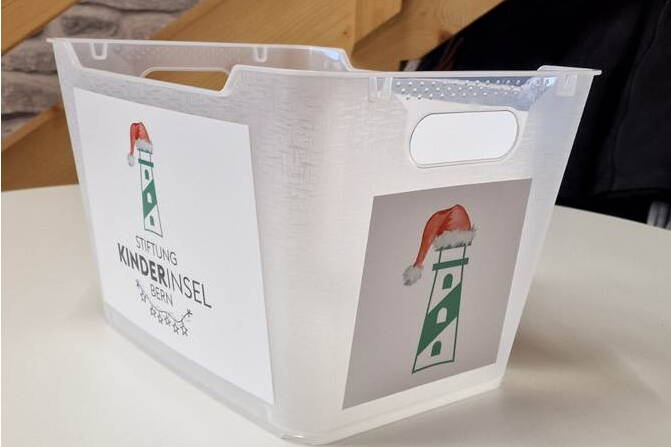 Berner Sternenmarkt Zoom: Die Stiftung KinderInsel Bern ist Charity-Partnerin am Berner Sternenmarkt 2024. Wer den Sternenmarkt besucht, ist herzlich eingeladen, das Depot der Mehrweg-Tassen und dem Mehrweggeschirr der Stiftung KinderInsel zu spenden.