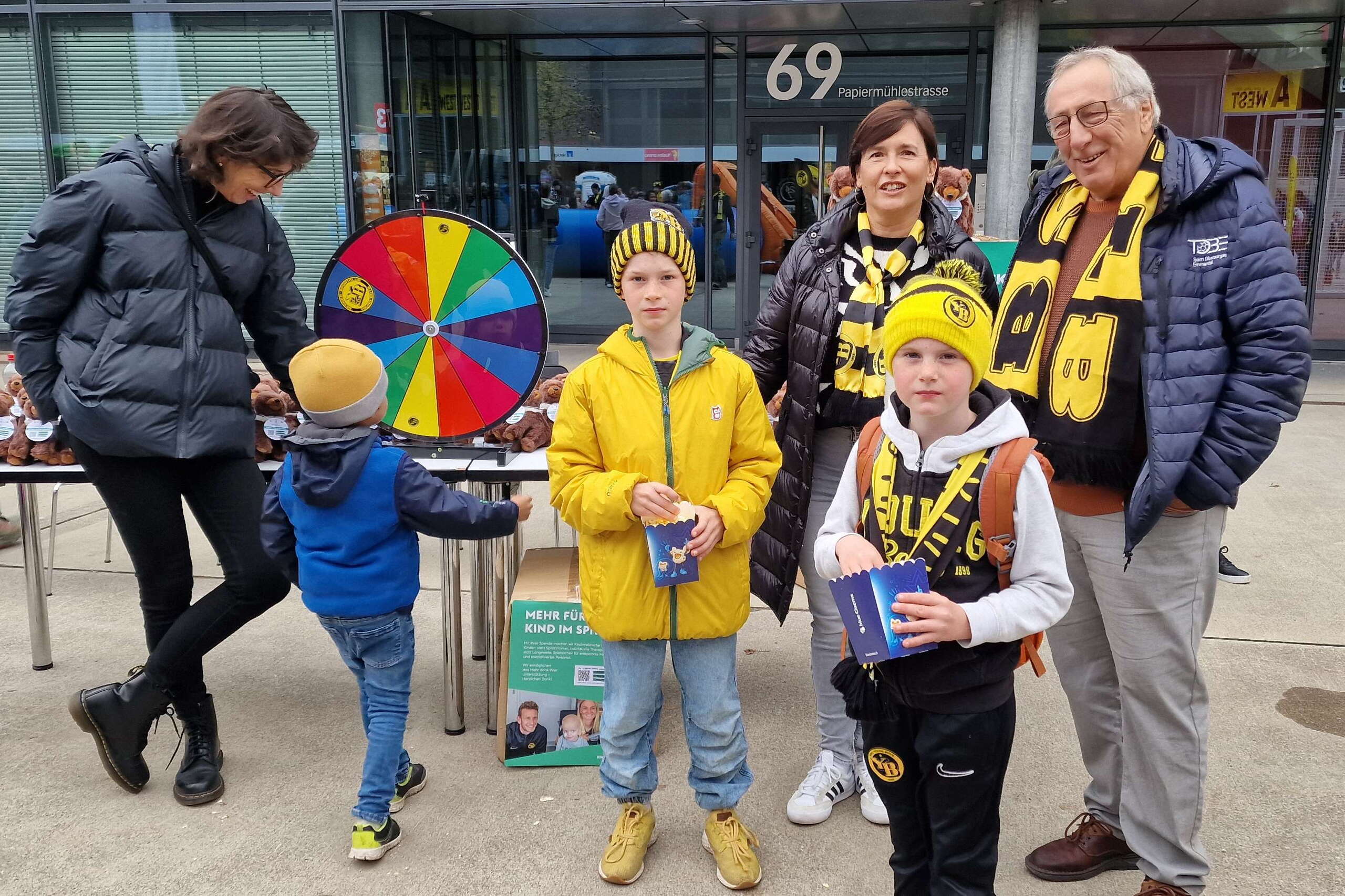 einlaufkids_baerenaktion_1.jpg Zoom: einlaufkids_baerenaktion_1.jpg