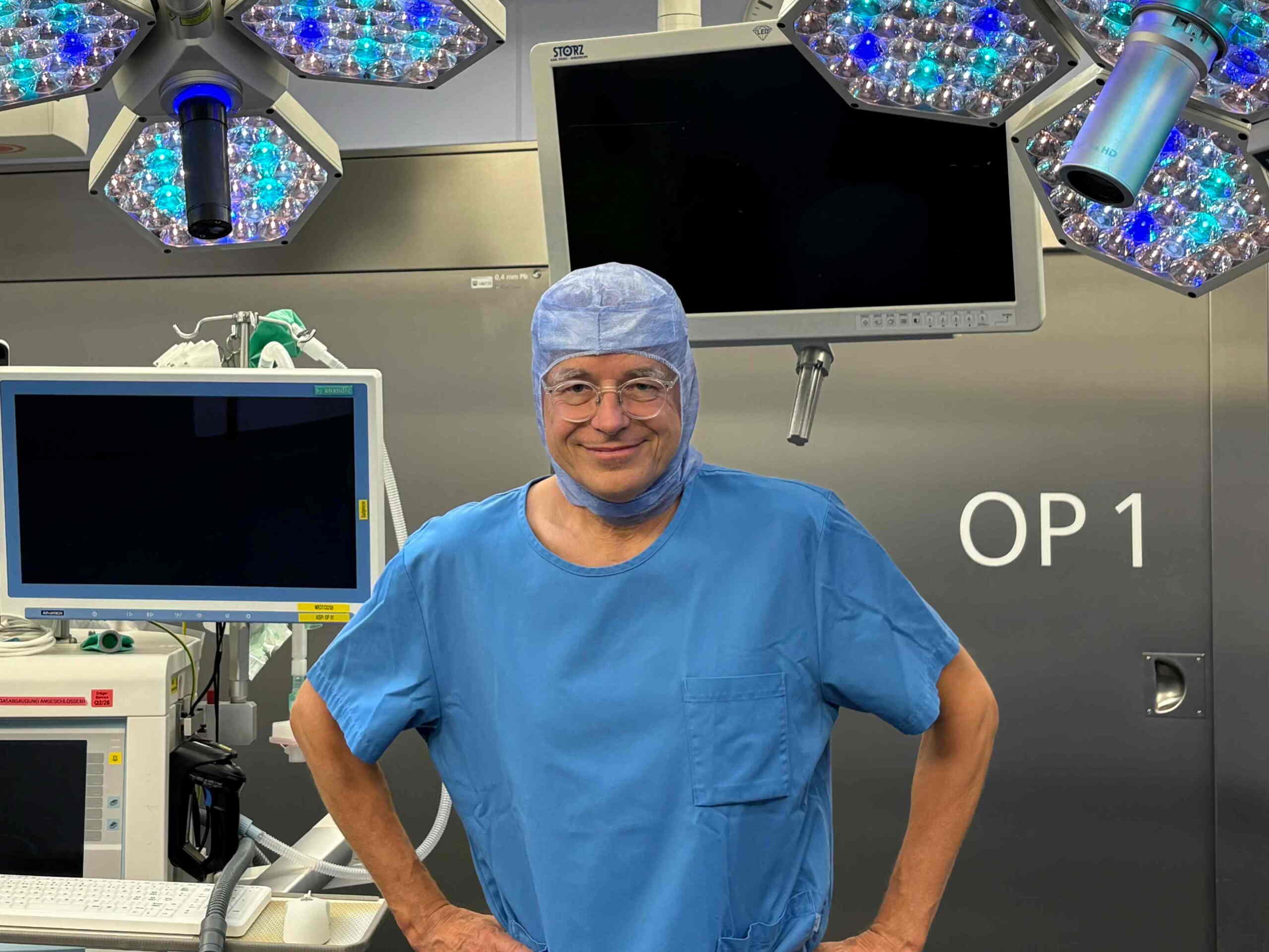 stiftung_kinderinsel_bern_prof._dr._med._steffen_berger_1.jpg Exklusiver Klinikrundgang für einen guten Zweck - Anlässlich der Charity-Auktion des Vereins Bärähärz sponsert die Stiftung KinderInsel Bern einen exklusiven Klinik-Rundgang mit Klinikdirektor Prof. Dr. med. Steffen Berger.