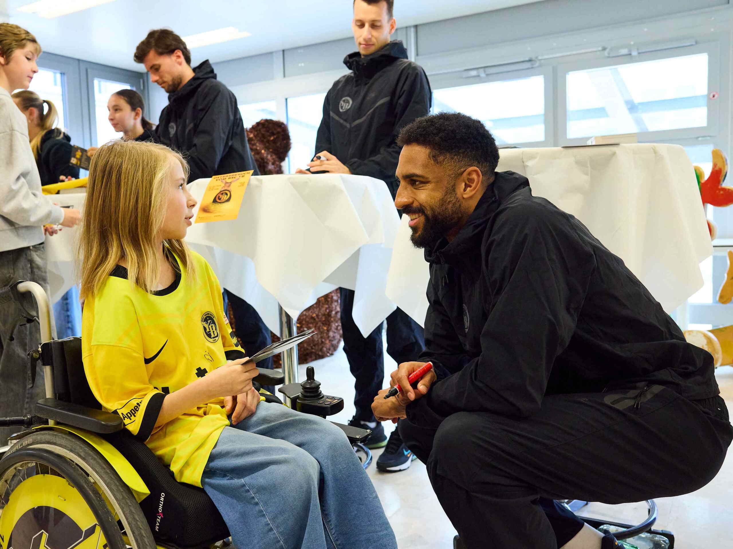 Osterbesuch BSC YB in der Kinderklinik Bern 2026